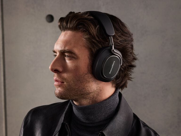 Bowers & Wilkins Px8 S2